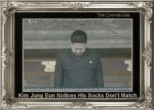 Kim Jung Eun notices his socks don't match